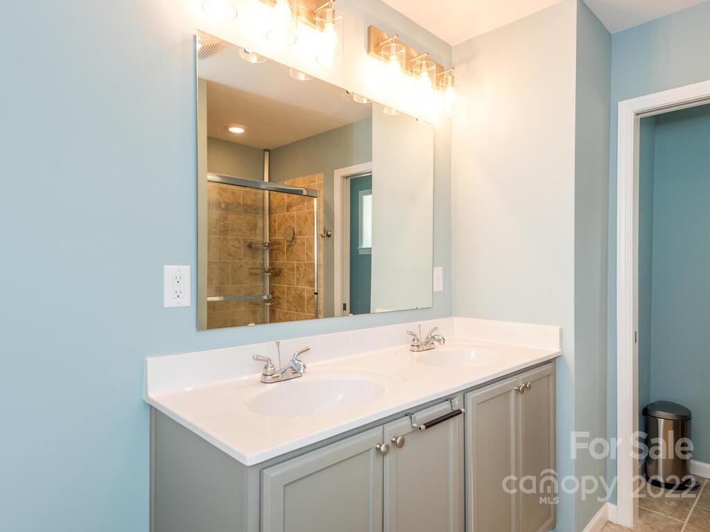 4 Willow Shade Drive Asheville NC 28806