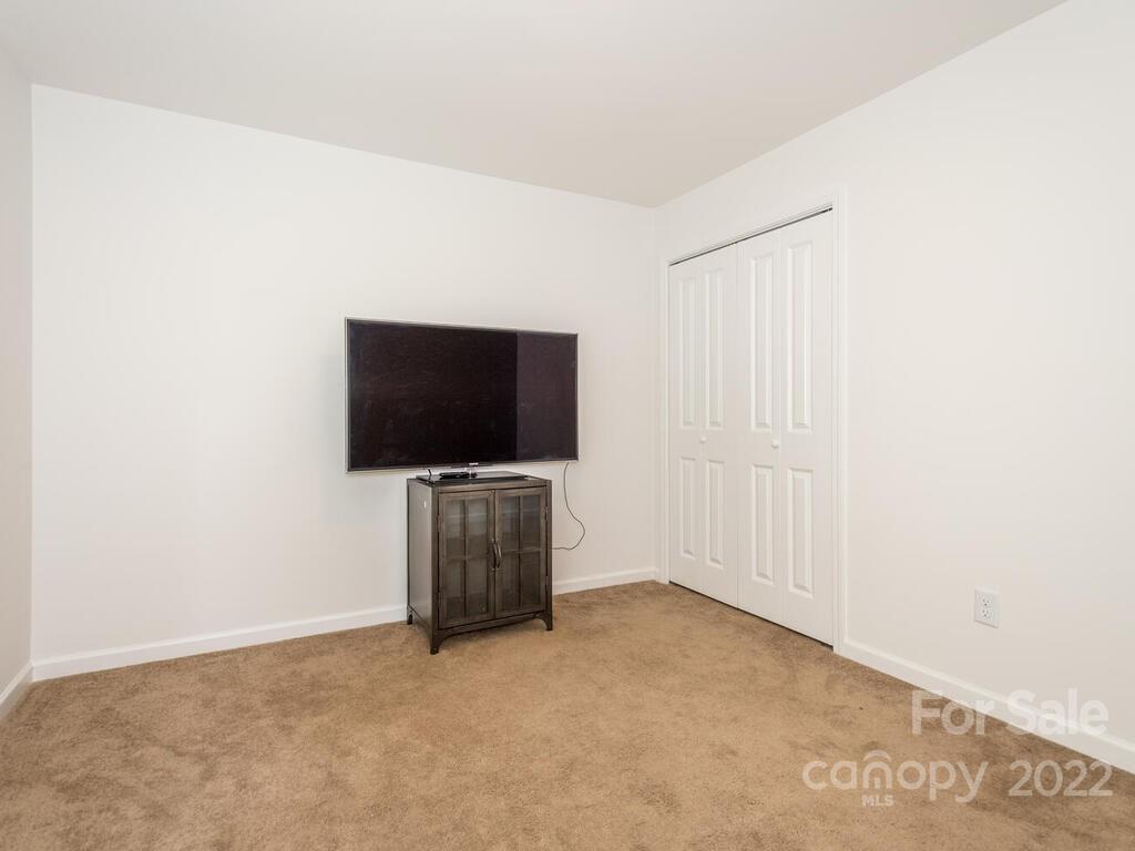 4 Willow Shade Drive Asheville NC 28806
