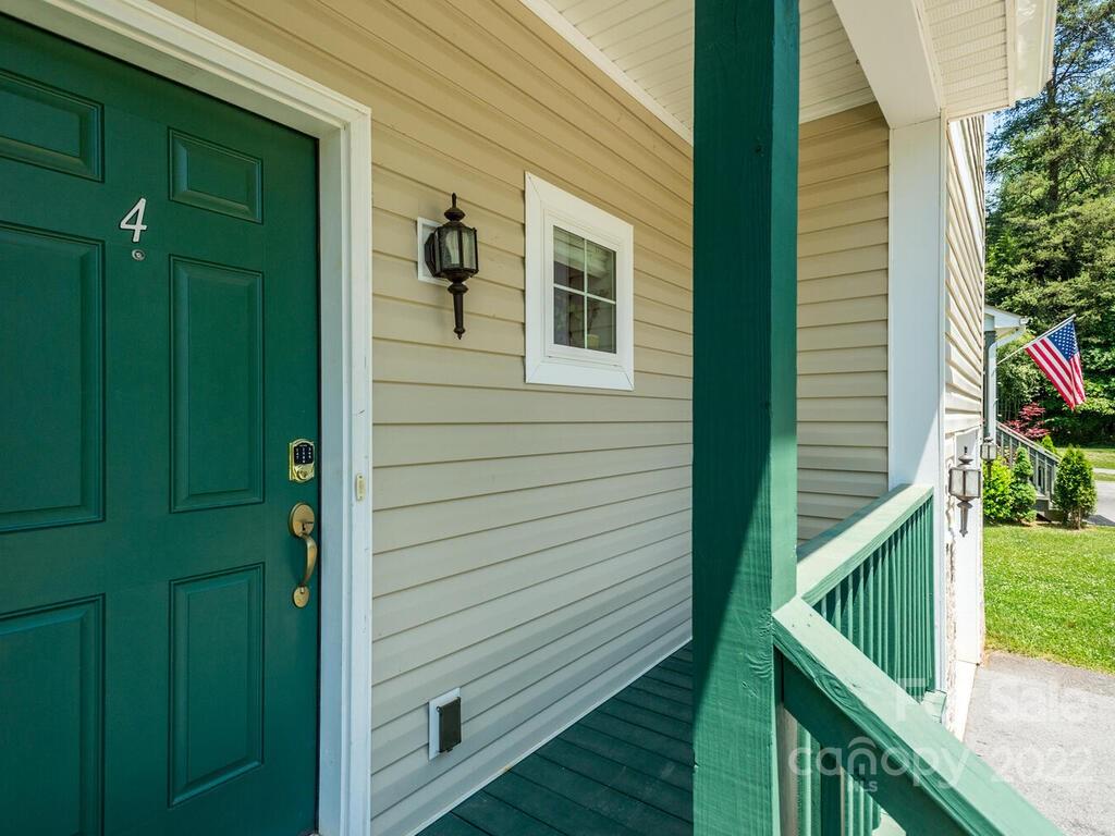 4 Willow Shade Drive Asheville NC 28806