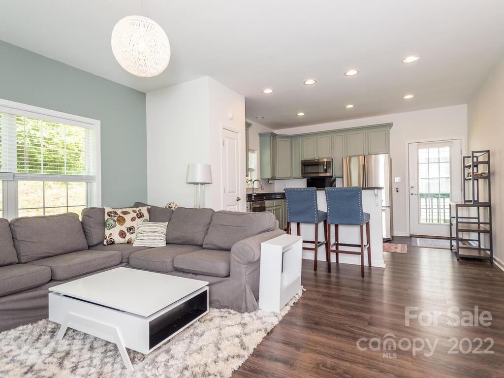 4 Willow Shade Drive Asheville NC 28806