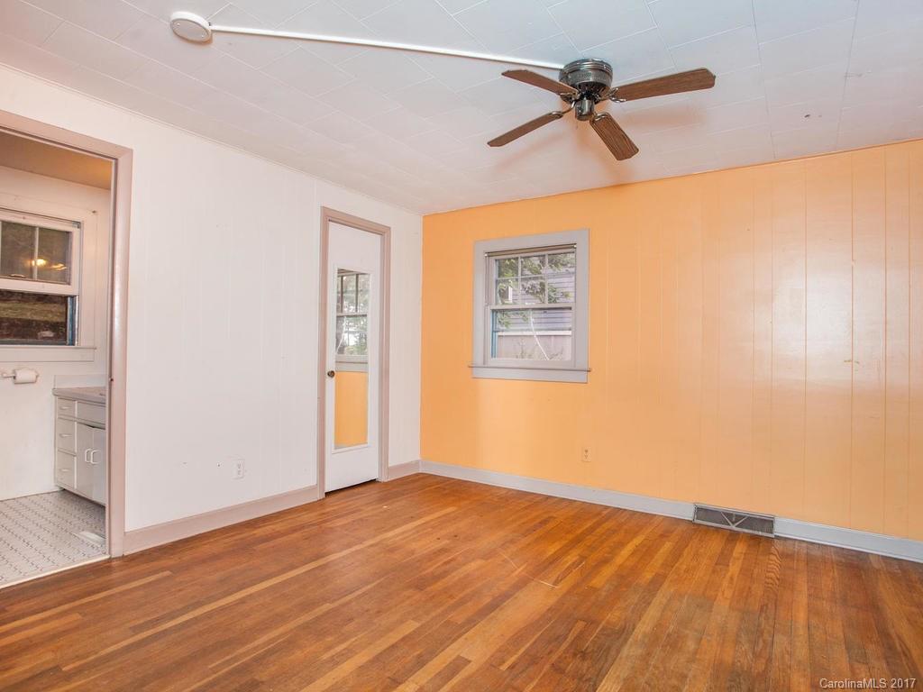 62 Crestmont Avenue Asheville NC 28806