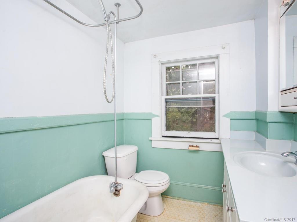 62 Crestmont Avenue Asheville NC 28806