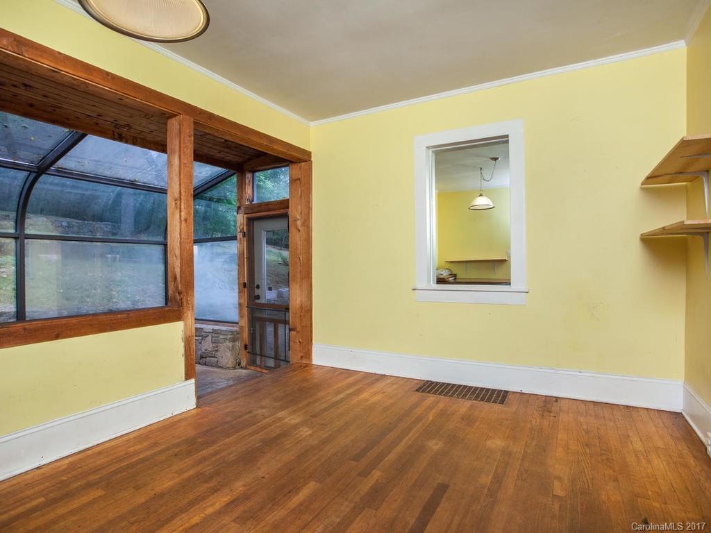 62 Crestmont Avenue Asheville NC 28806