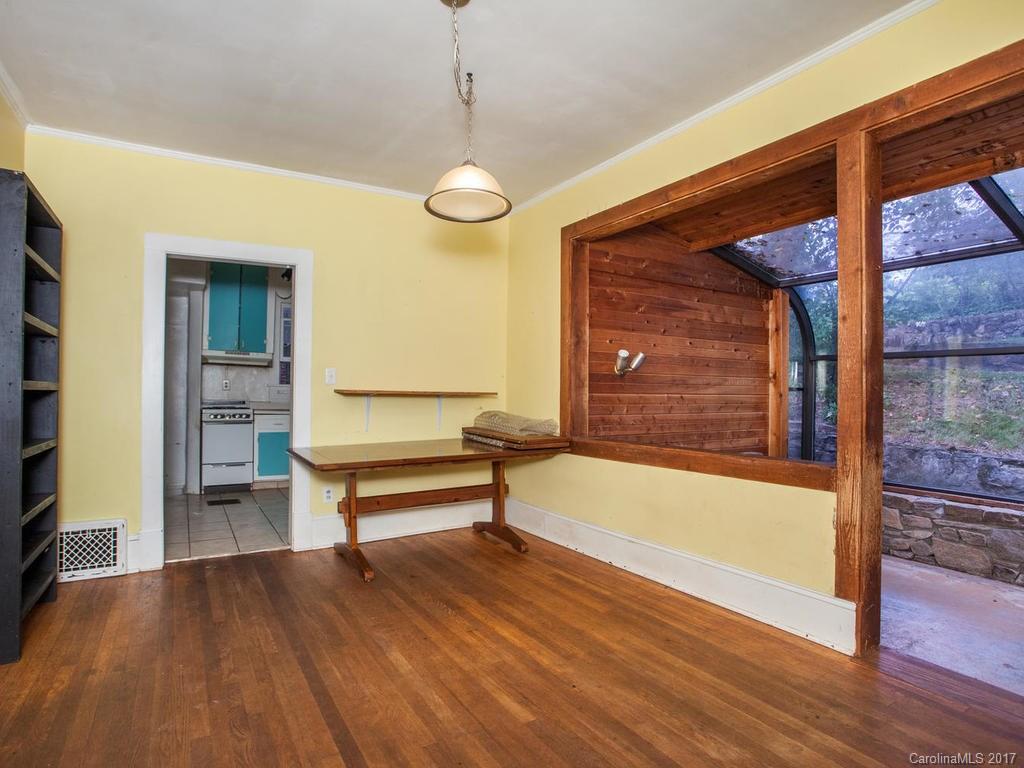 62 Crestmont Avenue Asheville NC 28806