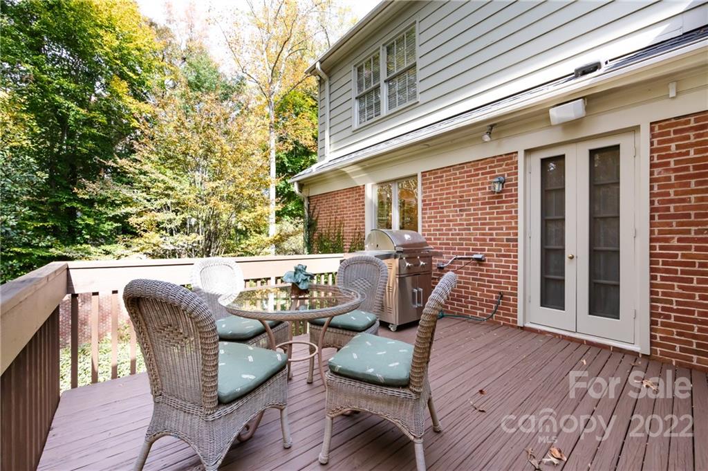 2106 Pinewood Circle Charlotte NC 28211
