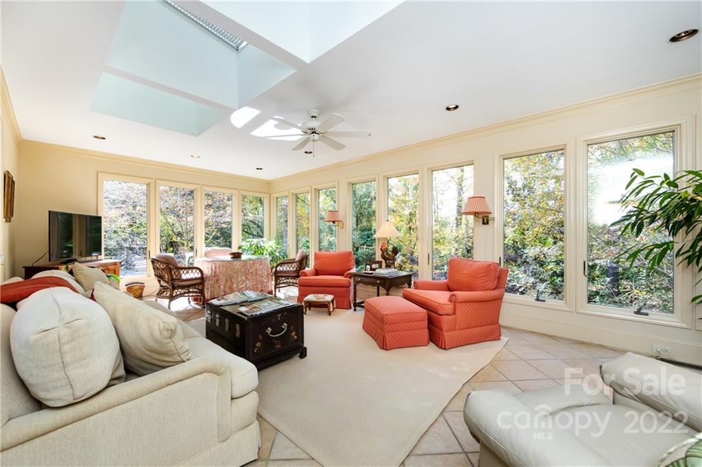 2106 Pinewood Circle Charlotte NC 28211