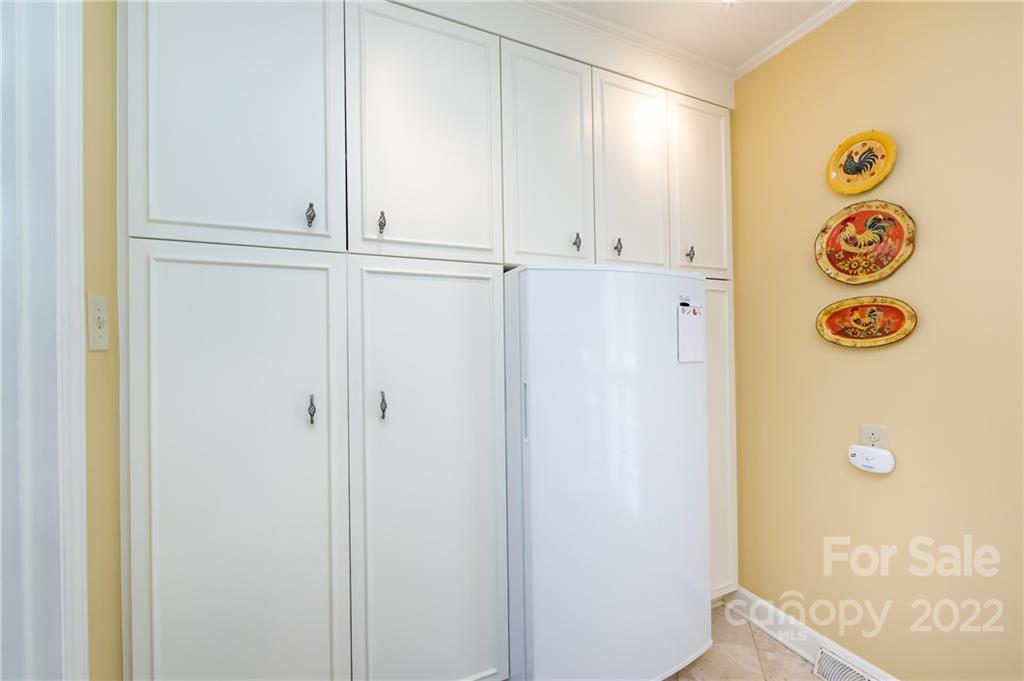 2106 Pinewood Circle Charlotte NC 28211