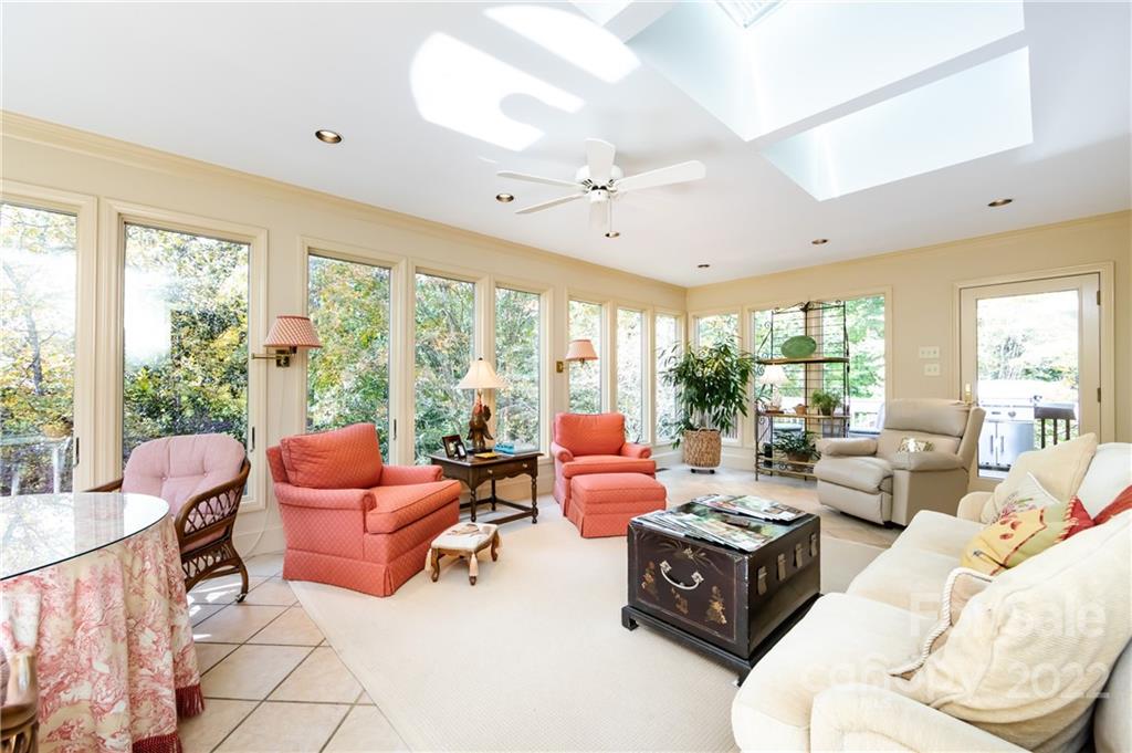 2106 Pinewood Circle Charlotte NC 28211