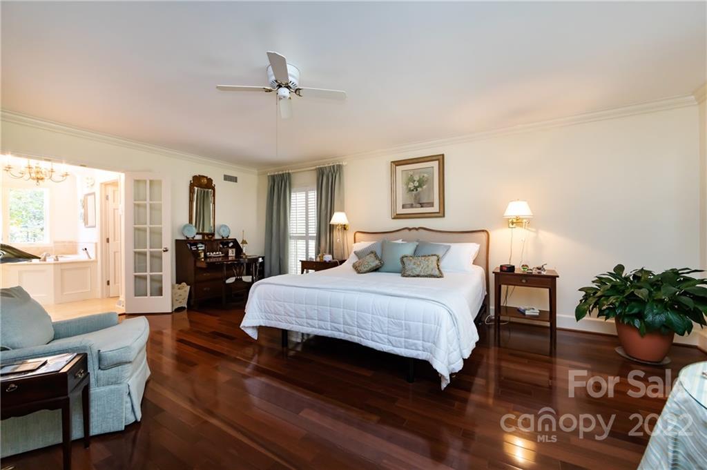 2106 Pinewood Circle Charlotte NC 28211