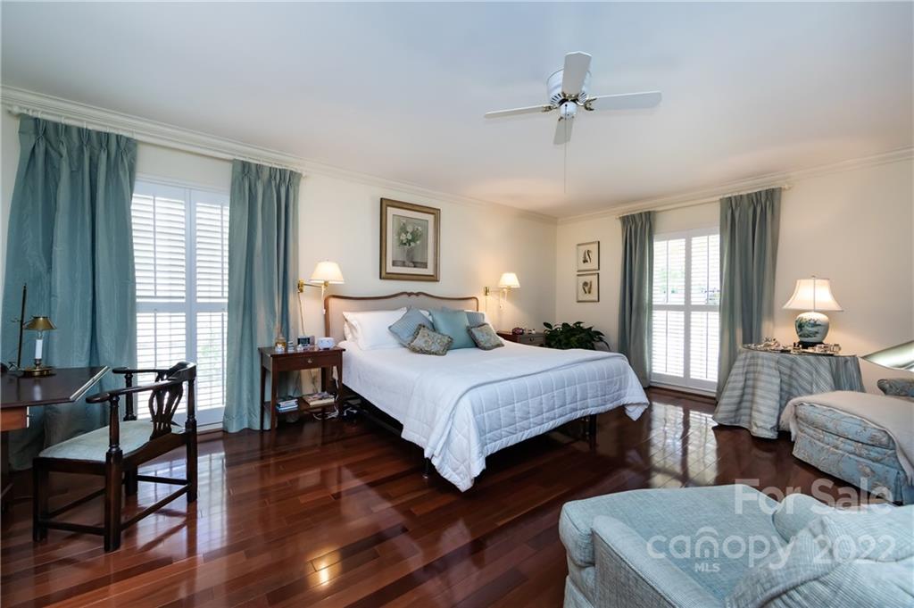 2106 Pinewood Circle Charlotte NC 28211