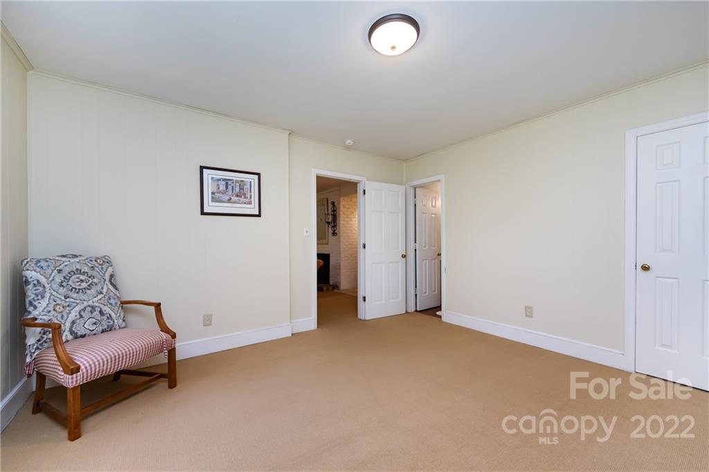 2106 Pinewood Circle Charlotte NC 28211