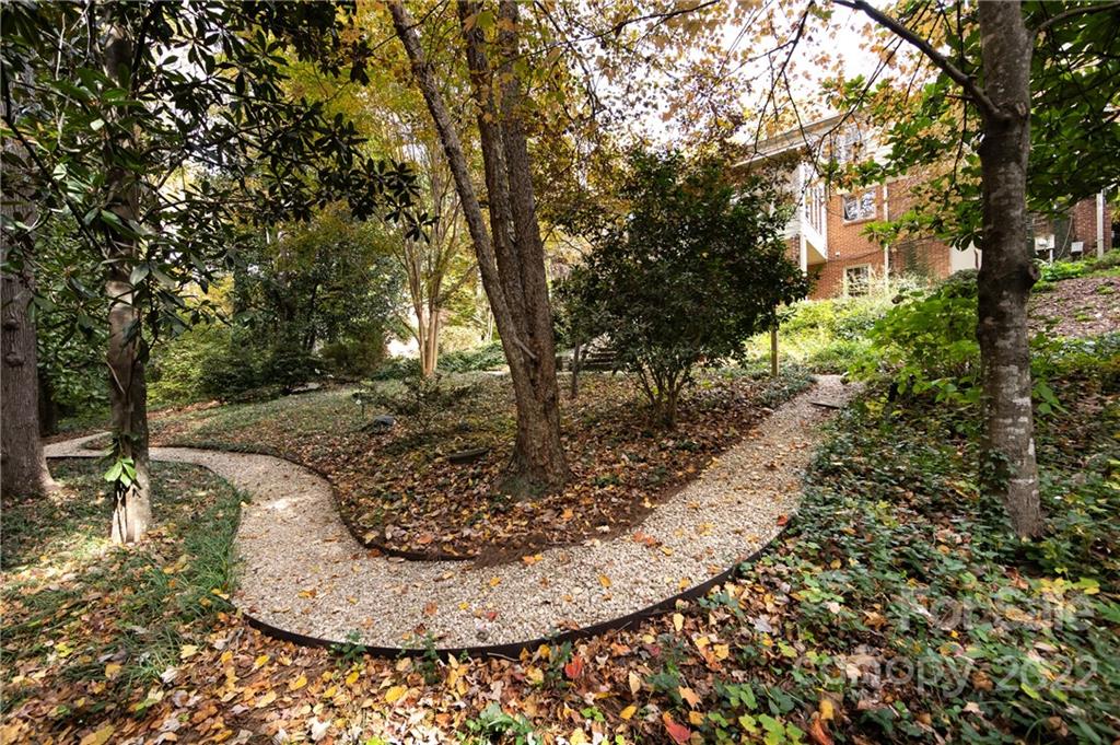2106 Pinewood Circle Charlotte NC 28211
