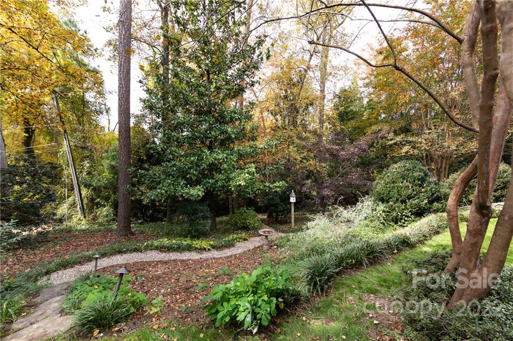 2106 Pinewood Circle Charlotte NC 28211