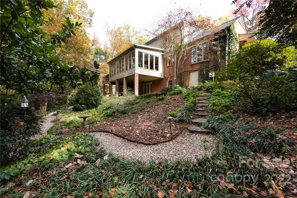 2106 Pinewood Circle Charlotte NC 28211