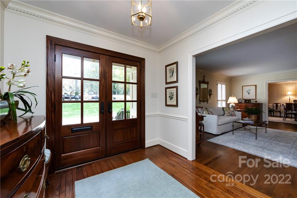 2106 Pinewood Circle Charlotte NC 28211