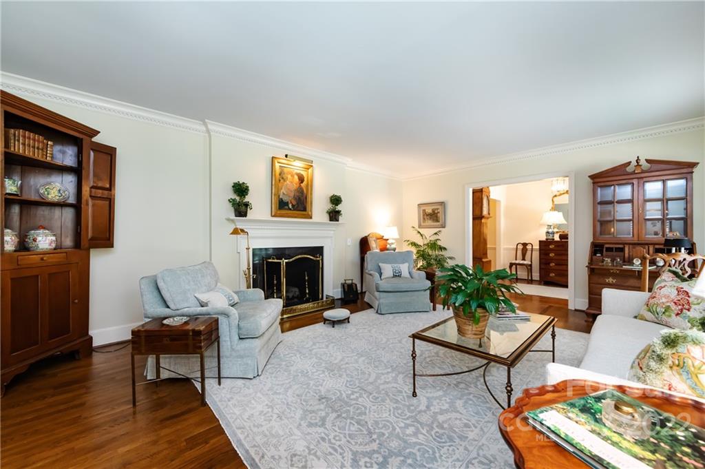 2106 Pinewood Circle Charlotte NC 28211