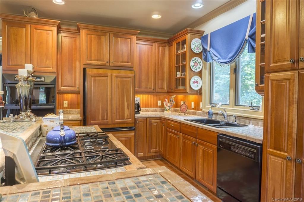 293 Chestnut Farms Lane Burnsville NC 28714