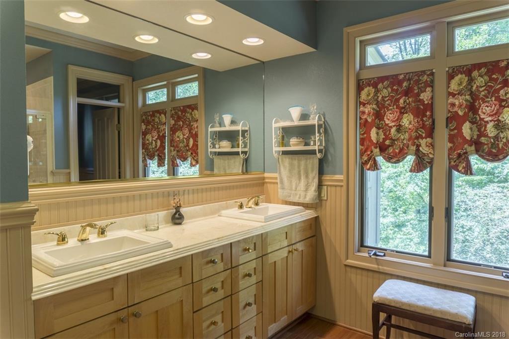 293 Chestnut Farms Lane Burnsville NC 28714