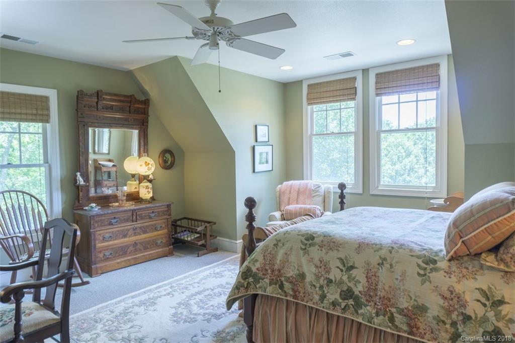 293 Chestnut Farms Lane Burnsville NC 28714