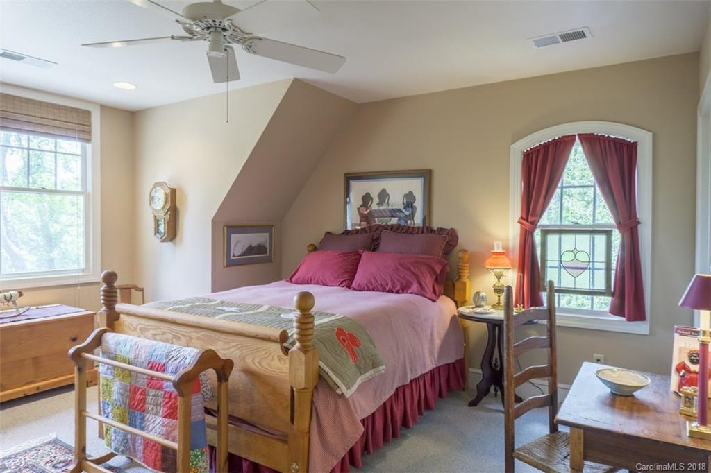 293 Chestnut Farms Lane Burnsville NC 28714