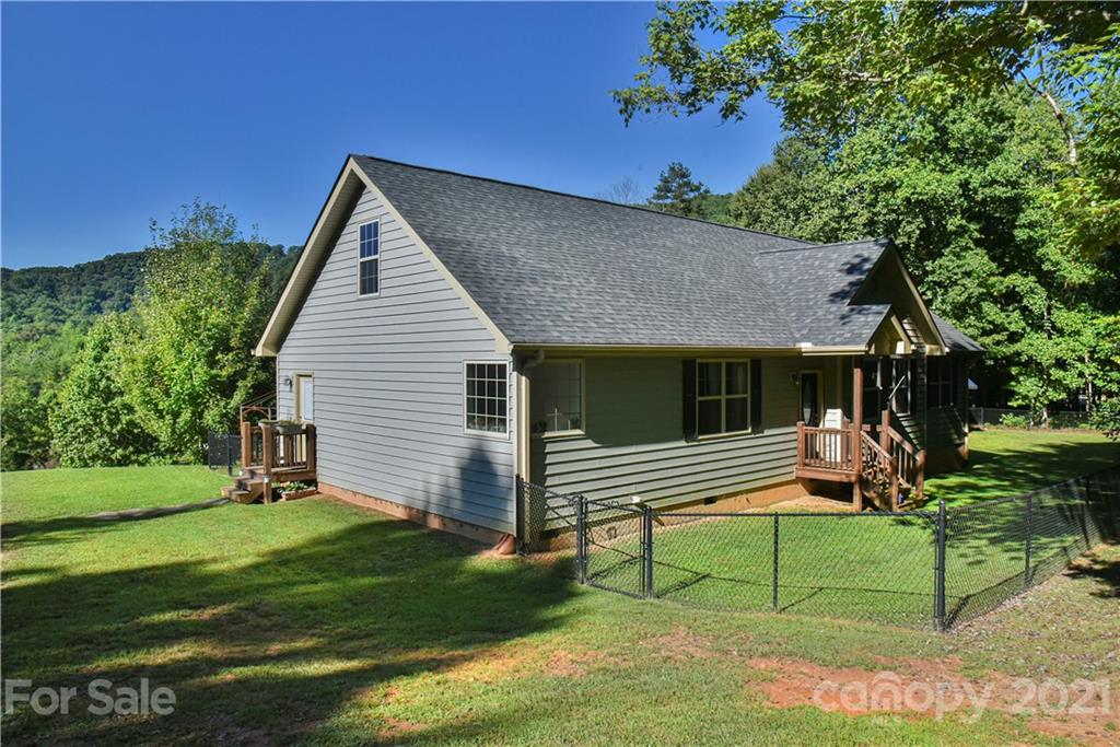 39 Vintage Road Candler NC 28715