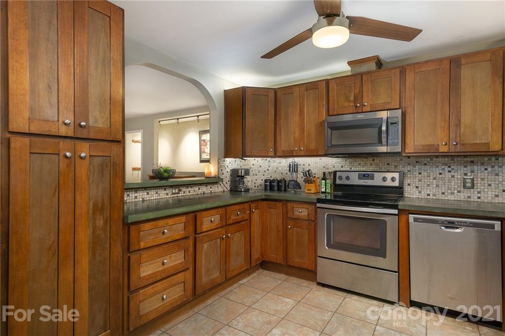 19 Whipporwill Drive Weaverville NC 28787