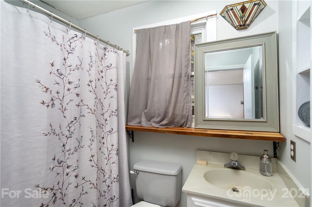19 Whipporwill Drive Weaverville NC 28787