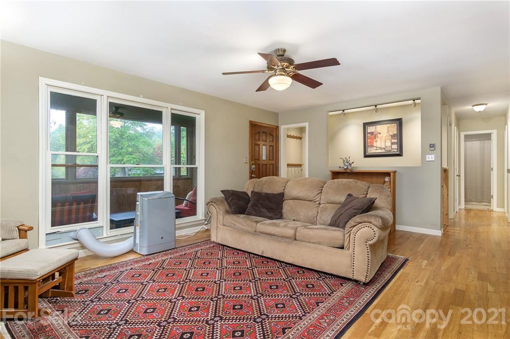 19 Whipporwill Drive Weaverville NC 28787
