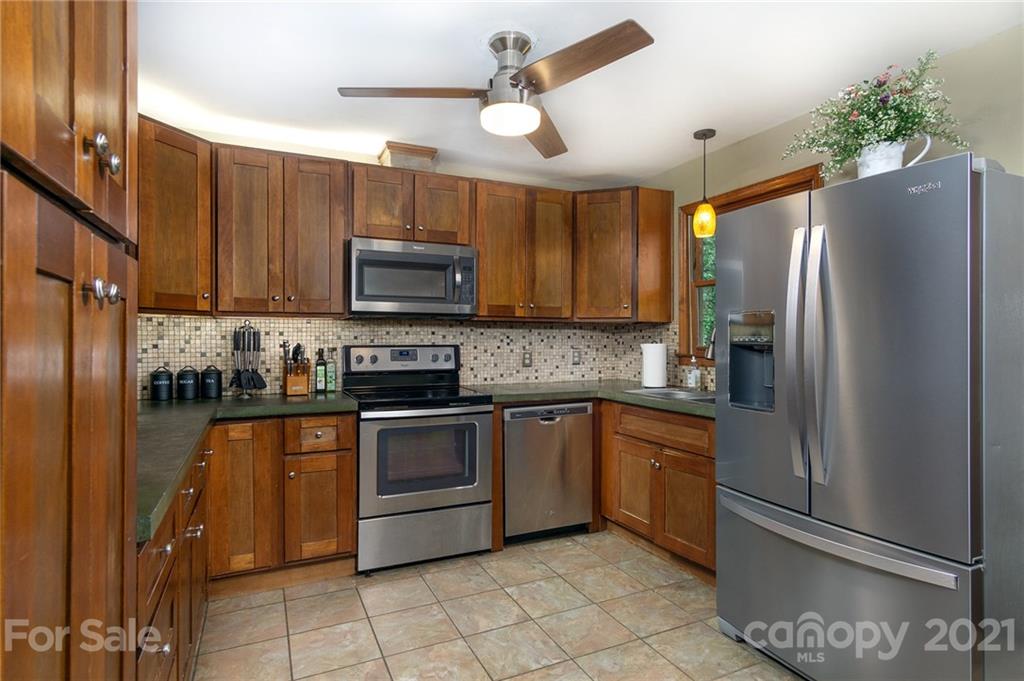 19 Whipporwill Drive Weaverville NC 28787