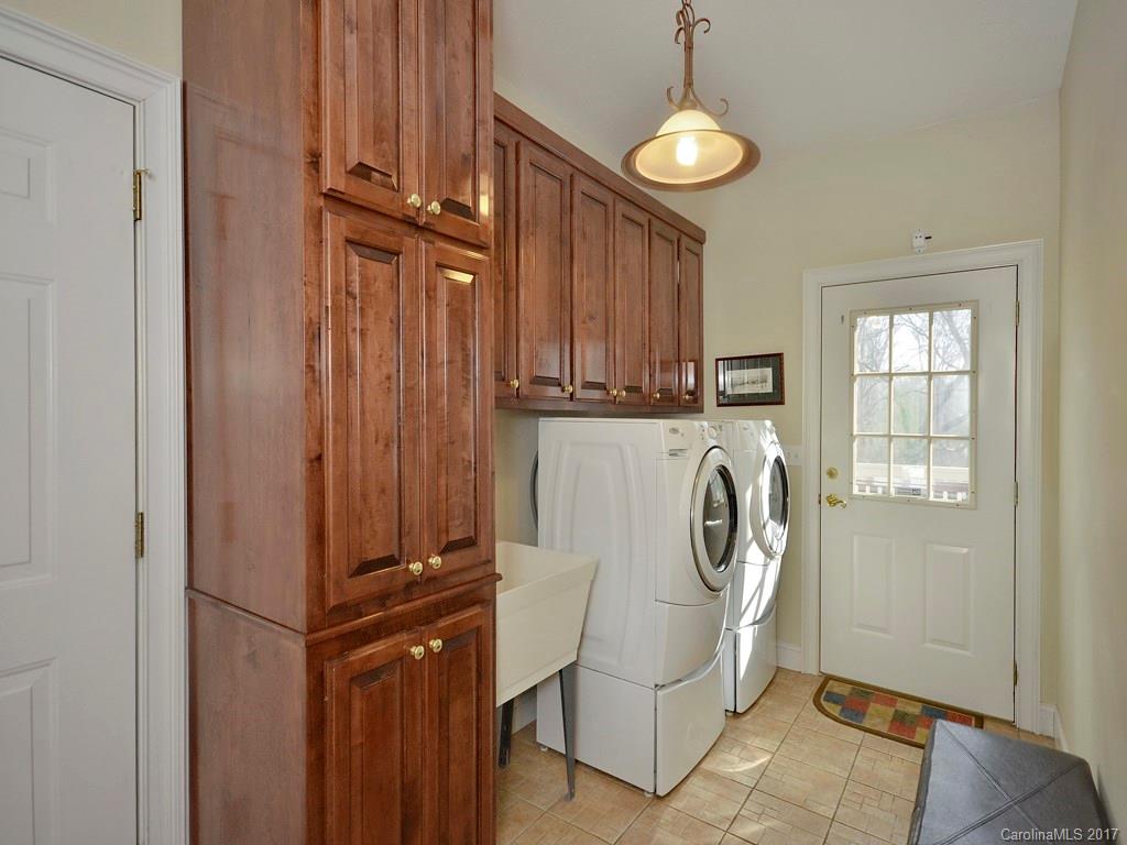 18 W Oakview Road Asheville NC 28806