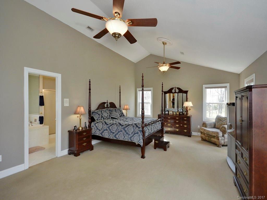 18 W Oakview Road Asheville NC 28806