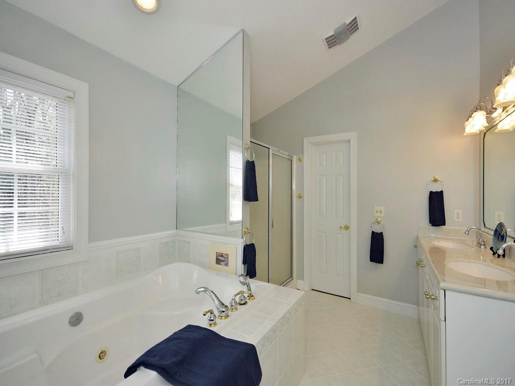 18 W Oakview Road Asheville NC 28806