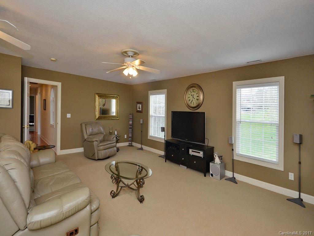 18 W Oakview Road Asheville NC 28806