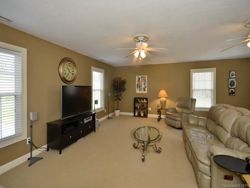 18 W Oakview Road Asheville NC 28806