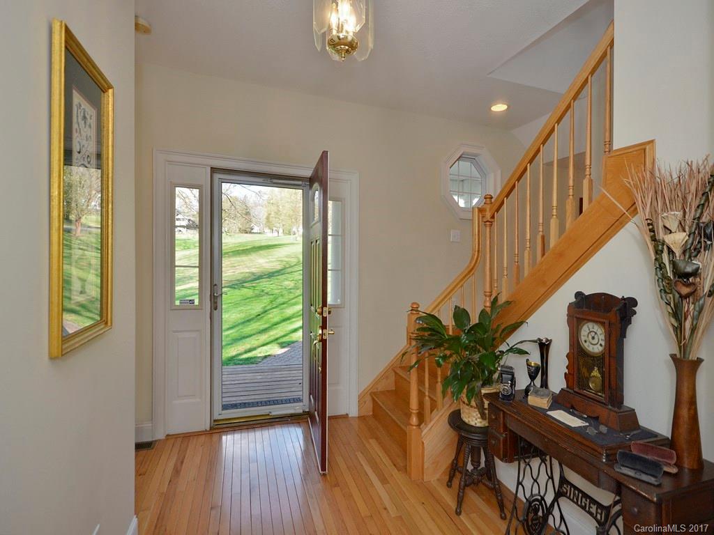18 W Oakview Road Asheville NC 28806