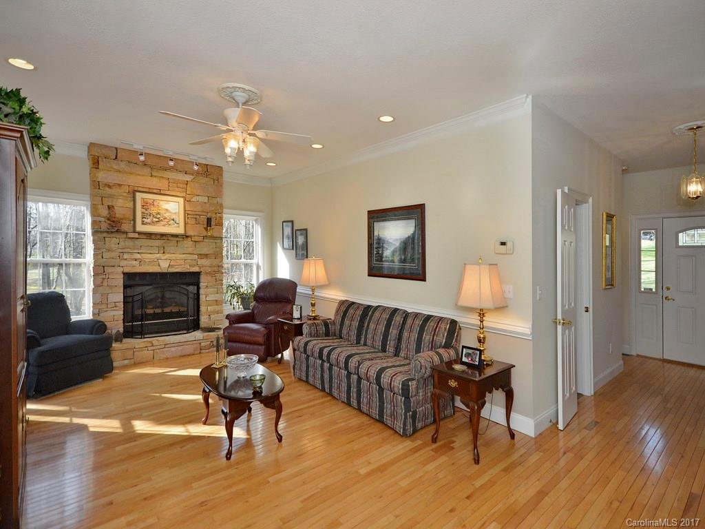 18 W Oakview Road Asheville NC 28806