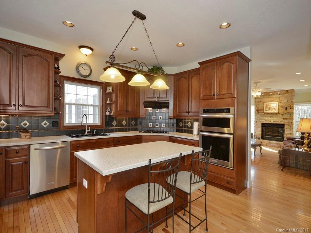 18 W Oakview Road Asheville NC 28806