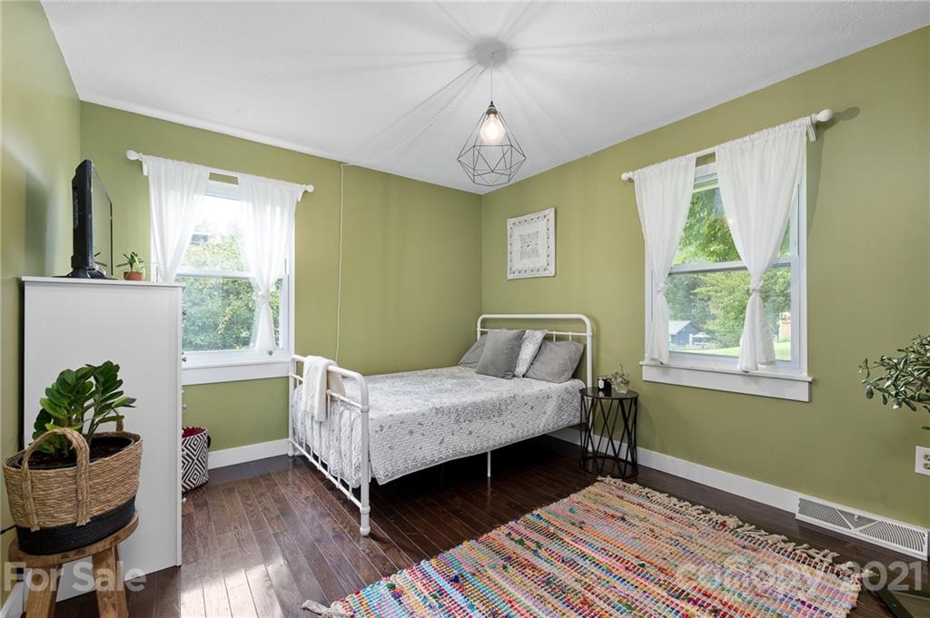 10 Eastridge Court Fairview NC 28730