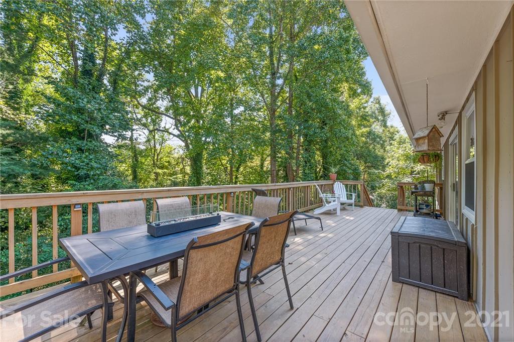 10 Eastridge Court Fairview NC 28730