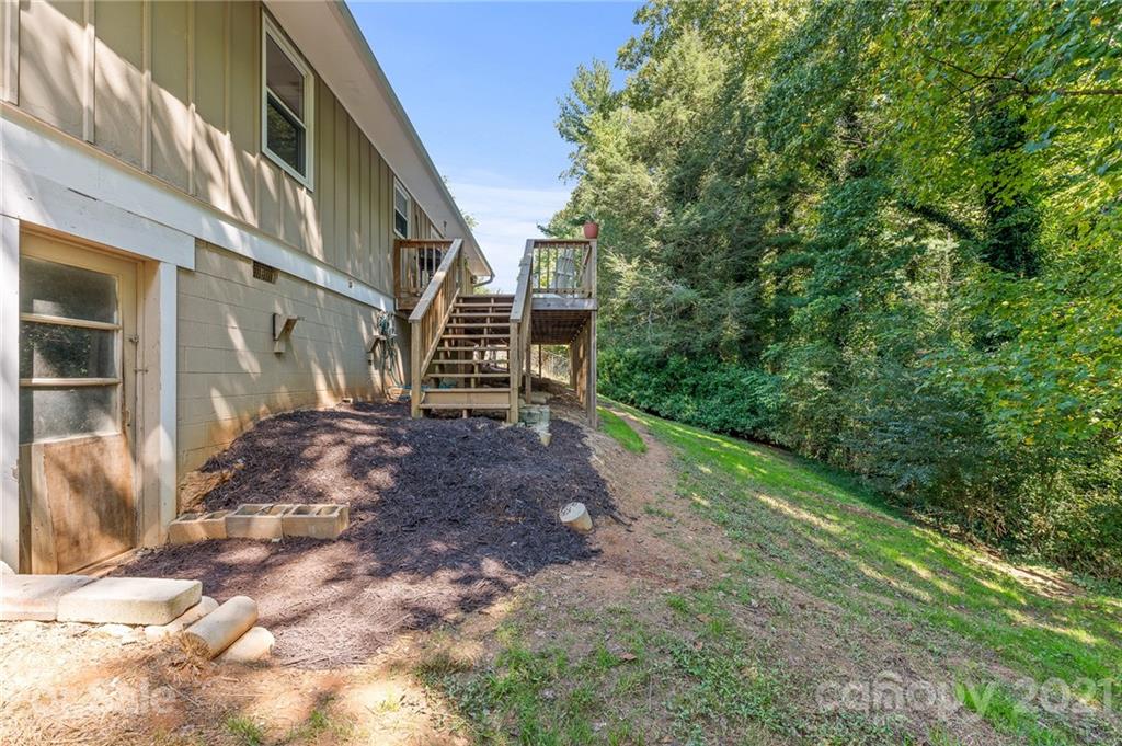 10 Eastridge Court Fairview NC 28730