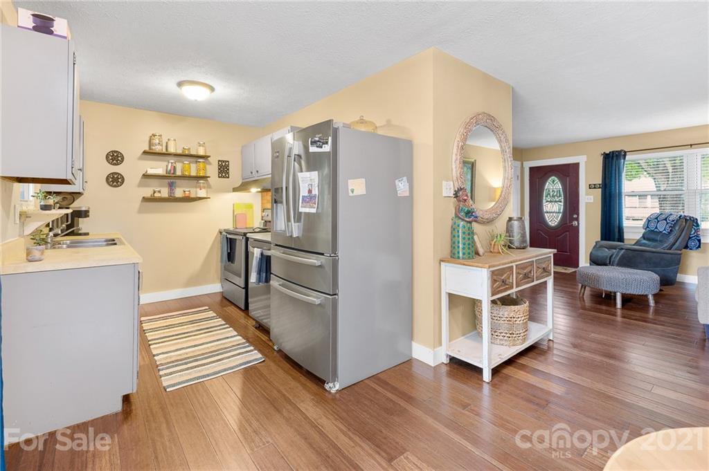10 Eastridge Court Fairview NC 28730
