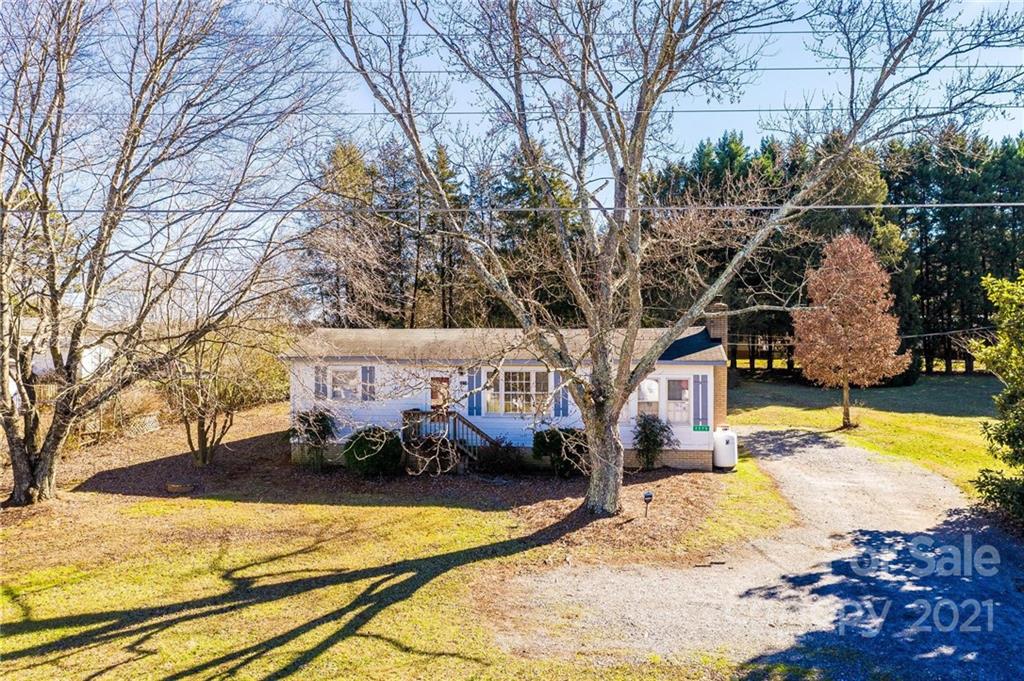 2275 Claremont Road Newton NC 28658