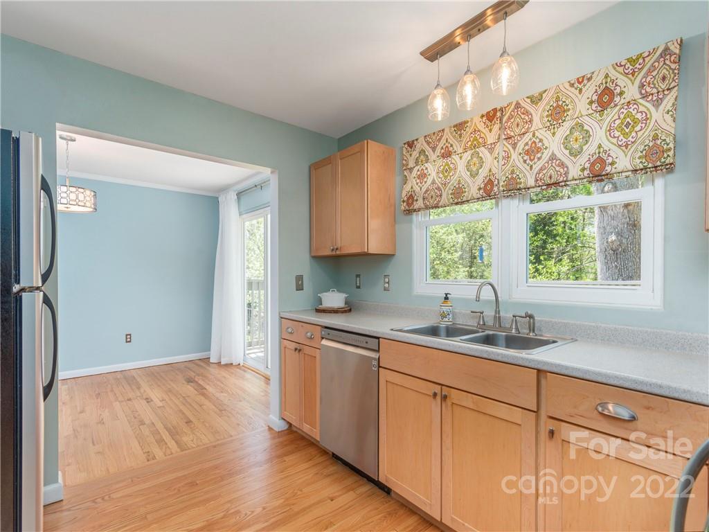384 Thomas Park Drive Waynesville NC 28786