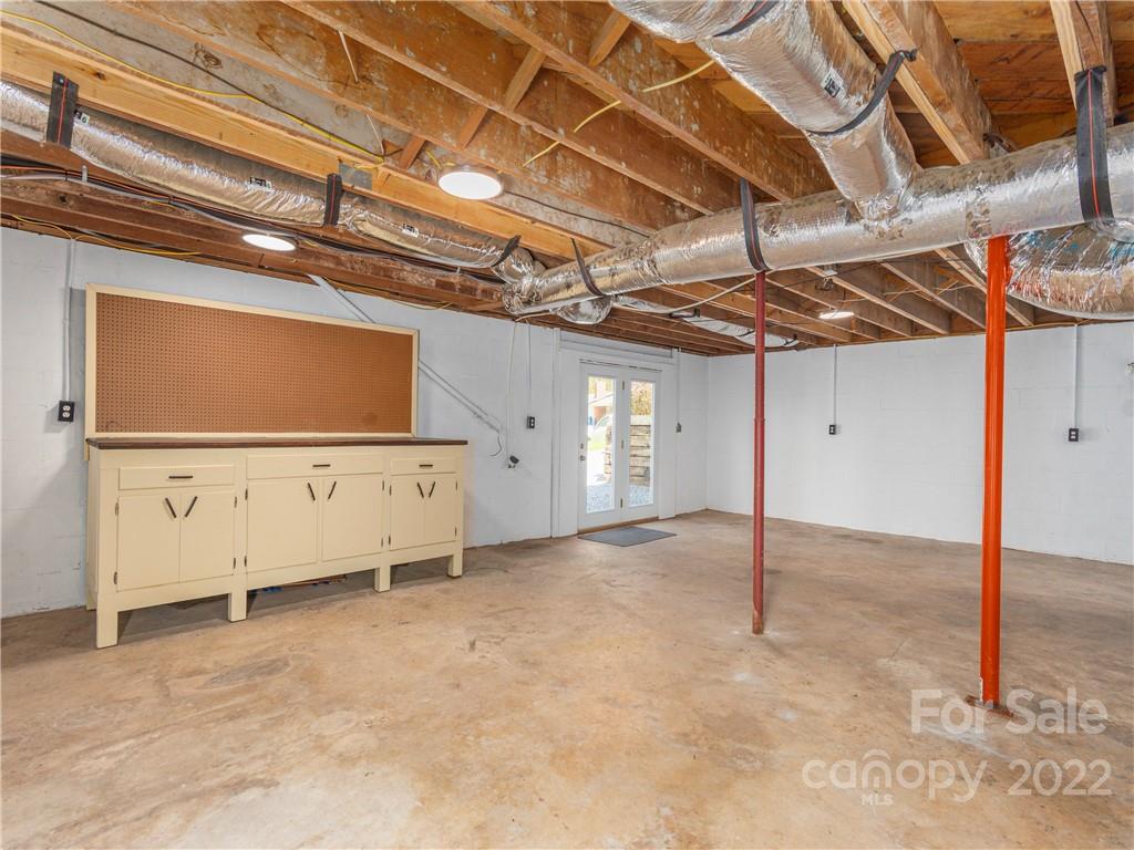 384 Thomas Park Drive Waynesville NC 28786