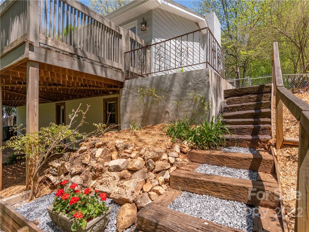 384 Thomas Park Drive Waynesville NC 28786