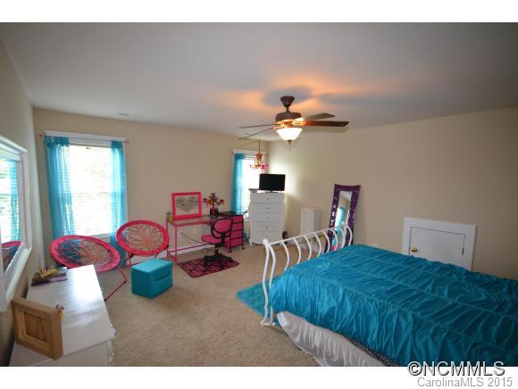223 Nut Hatch Loop Arden NC 28704