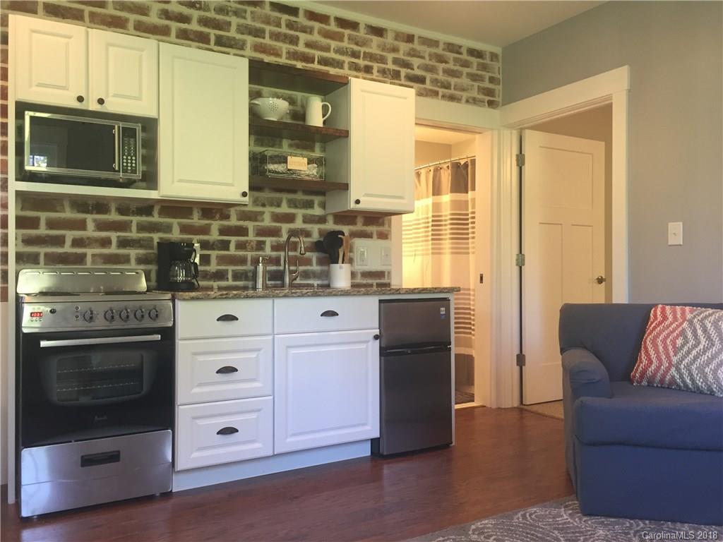 24 Hounds Ear Drive Asheville NC 28806