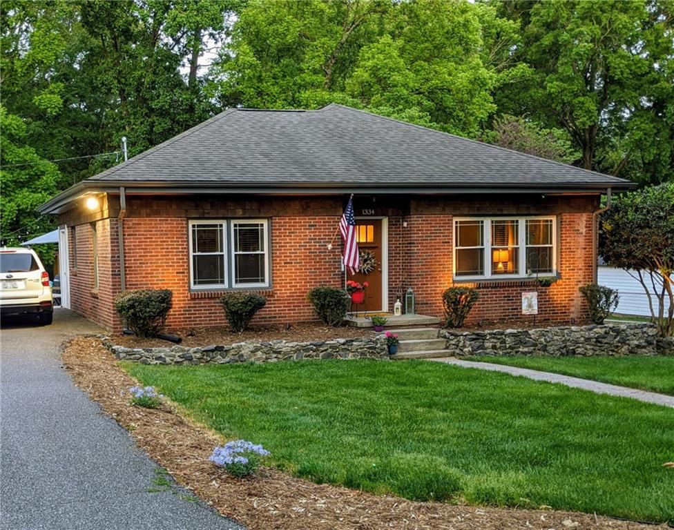 1334 7th Street Nw Hickory NC 28601