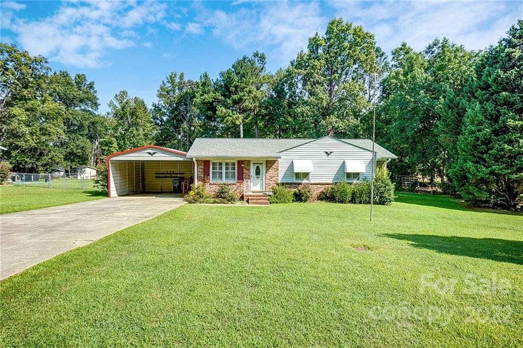 200 W Catawba Drive Mount Holly NC 28120