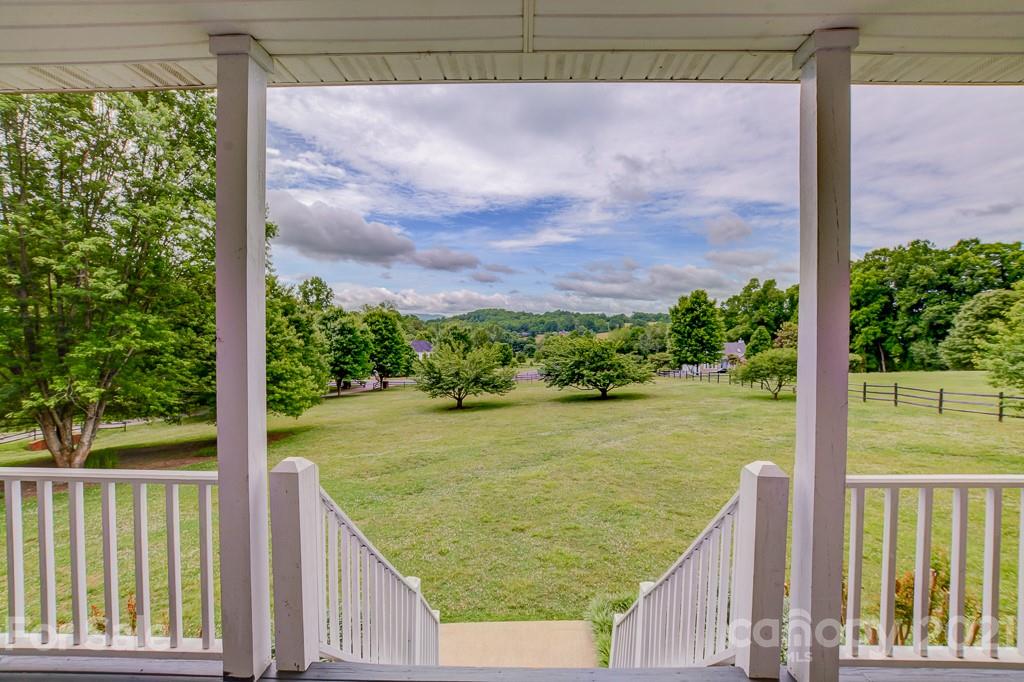 21 E Chasis Court Mills River NC 28759